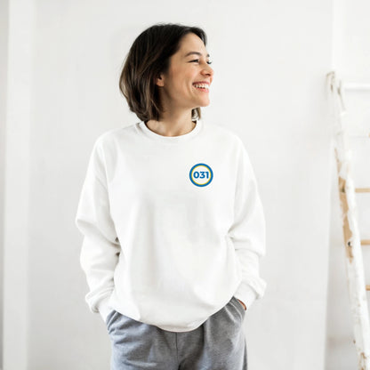 Ståendes tjej i 031 – Unisex Sweatshirt Rund Design Bröst – design från GBGMotiv, Göteborg