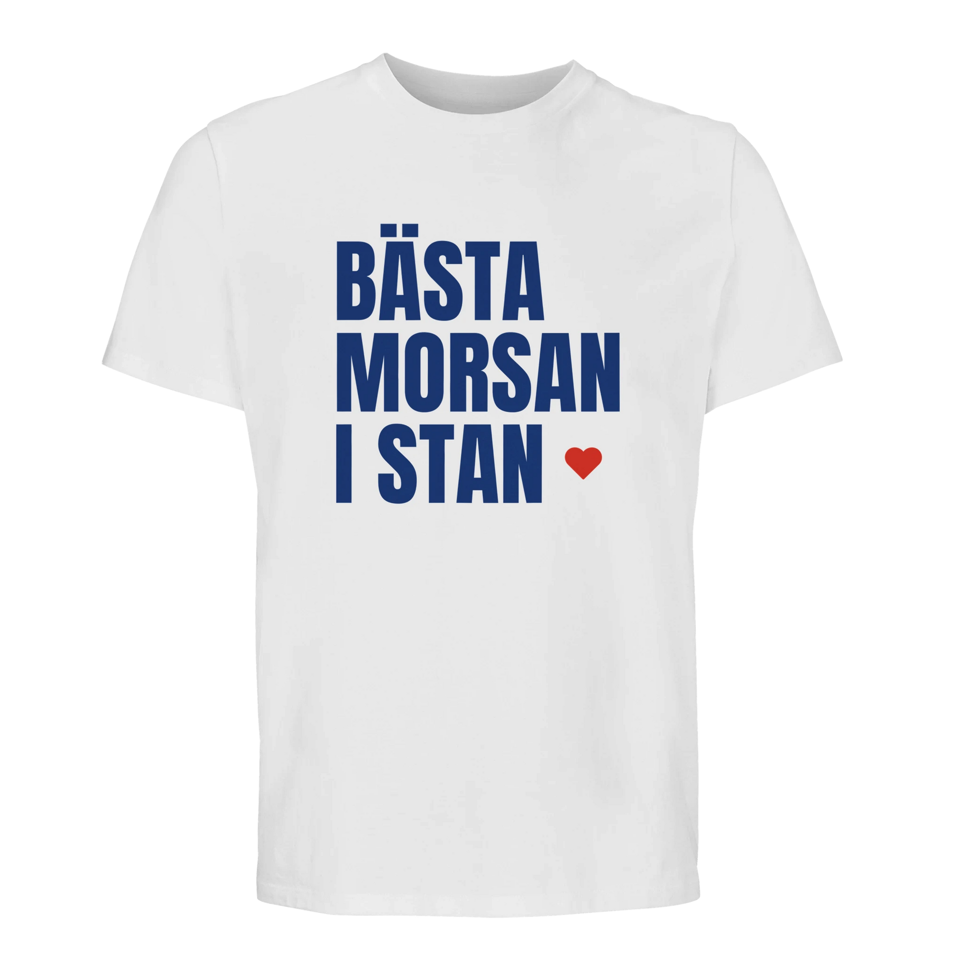 Vit t-shirt med blå text 'BÄSTA MORSAN I STAN' och rött hjärta. Klassisk och somrig modell.
