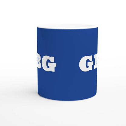 Sidan av en blå kaffekopp med GBG-motiv. Stilren design som hyllar Göteborg och riktnumret 031.