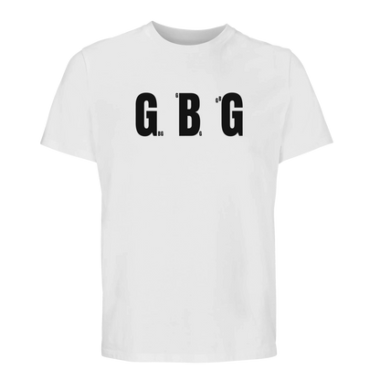 Vit Göteborg t-shirt med "GBG" tryckt tre gånger över bröstet
