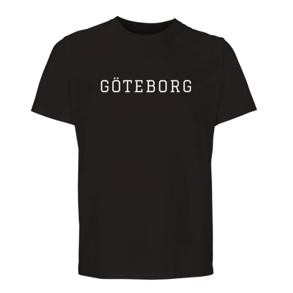 Svart t-shirt med vitt 'GÖTEBORG' college-tryck. En stilren och minimalistisk baströja för stolta göteborgare.