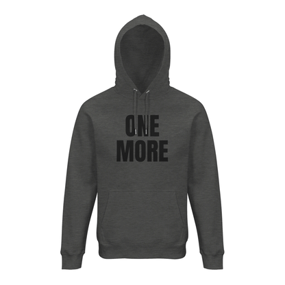 Grå hoodie med centrerat 'ONE MORE' tryck. Tillverkad i högkvalitativ ekologisk Stellar-kvalitet för maximal komfort.