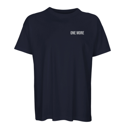 Marinblå oversized tränings-t-shirt för tunga pass på gymmet. Litet vitt tryck på bröstet, minimalistisk design.