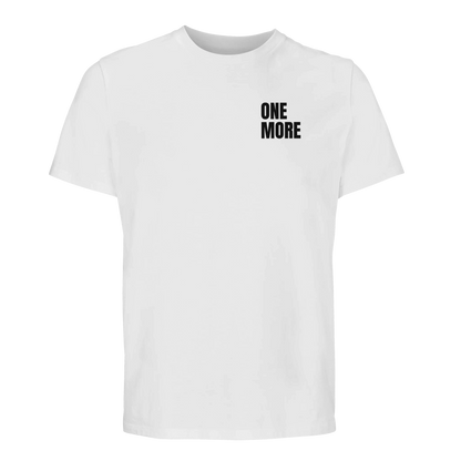 Vit träningst-shirt med texten 'ONE MORE' på bröstet. Tillverkad i mjuk och hållbar premiumkvalitet för optimal komfort under träning.