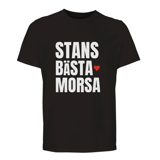Svart premium t-shirt med texten 'STANS BÄSTA MORSA' och ett rött hjärta. En klockren present till mamma.