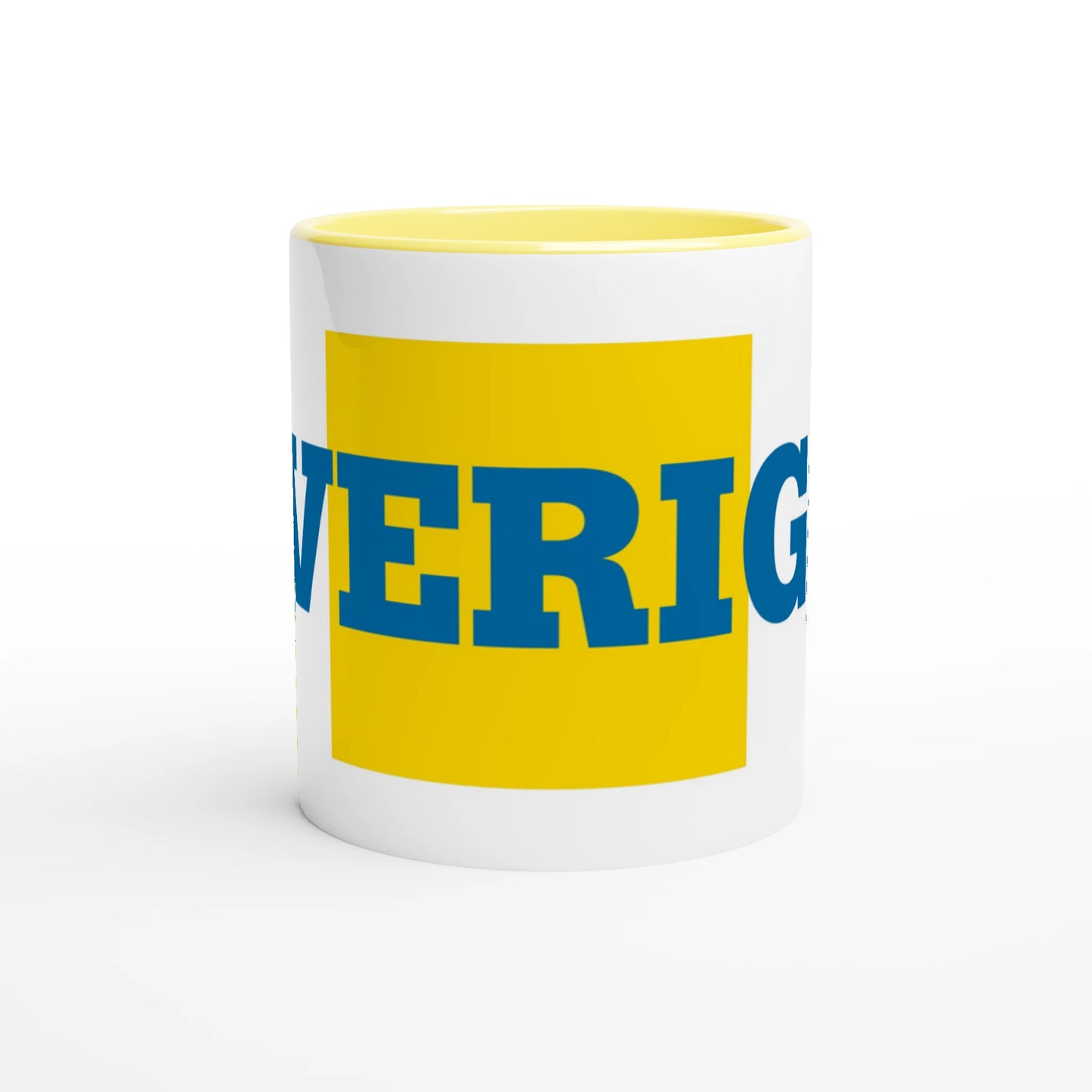 Kaffekopp med gul insida och gult öra med texten 'SVERIGE'. En färgstark mugg som visar stöd för landslaget.