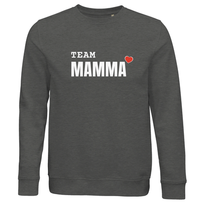 Gråmelerad ekologisk sweatshirt med vitt tryck och ett rött hjärta för alla i 'TEAM MAMMA'.