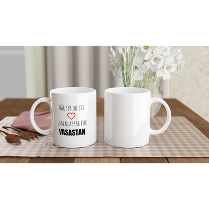 Dukat bord med kaffekoppar som hyllar Vasastan. En perfekt present till någon som bor i Göteborgs innerstad eller uppskattar lokal inredning.